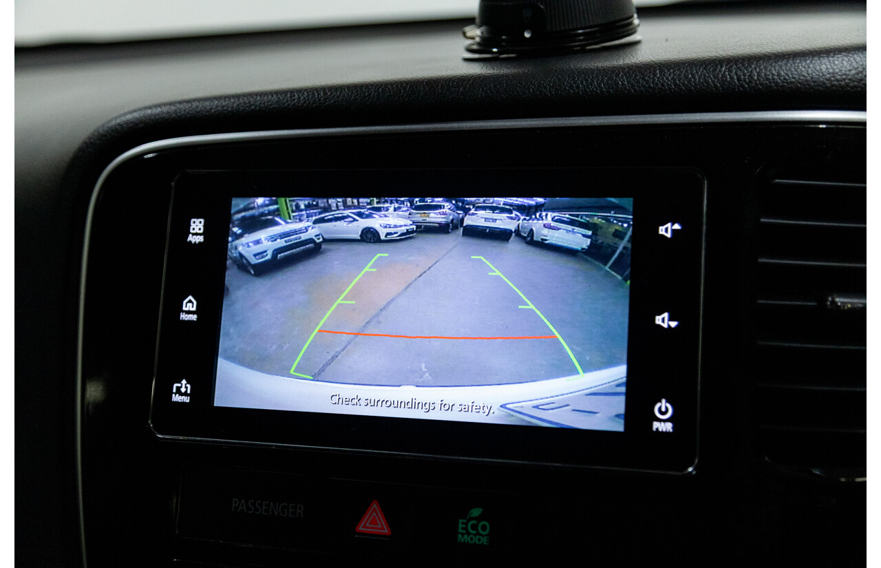 11/2016 Mitsubishi Outlander LS Safety Pack (4x4) ZK MY16 4d Wagon White Turbo Diesel 2.2L - 7 Seater