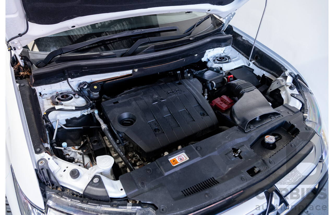 11/2016 Mitsubishi Outlander LS Safety Pack (4x4) ZK MY16 4d Wagon White Turbo Diesel 2.2L - 7 Seater