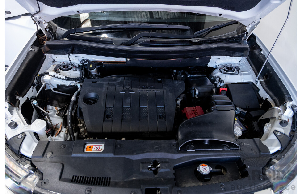 11/2016 Mitsubishi Outlander LS Safety Pack (4x4) ZK MY16 4d Wagon White Turbo Diesel 2.2L - 7 Seater