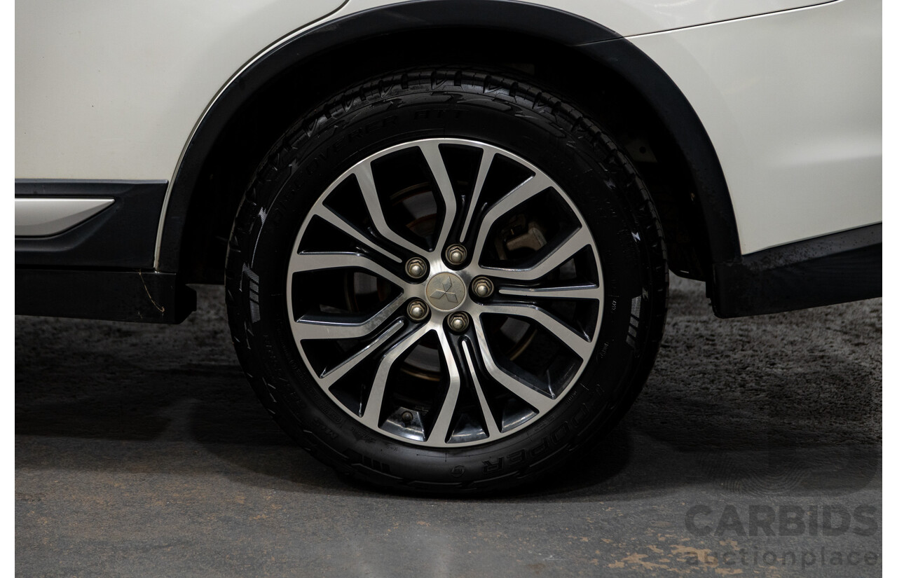 11/2016 Mitsubishi Outlander LS Safety Pack (4x4) ZK MY16 4d Wagon White Turbo Diesel 2.2L - 7 Seater