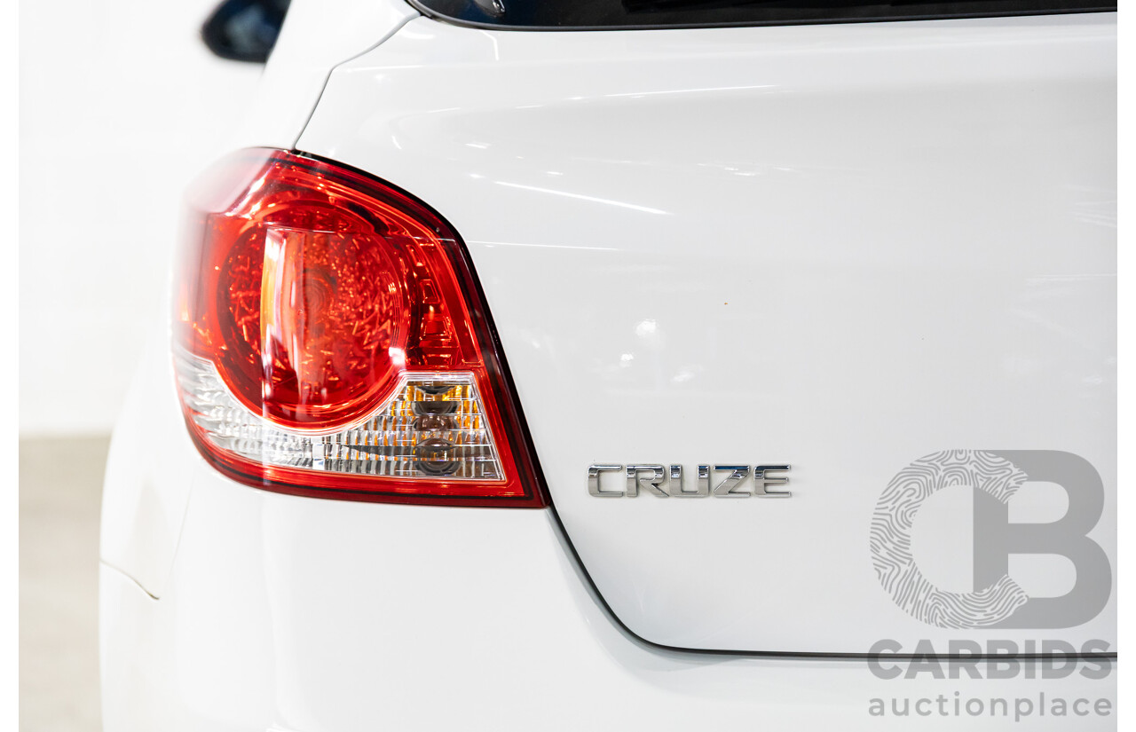 9/2015 Holden Cruze Equipe JH MY15 5d Hatchback White 1.8L