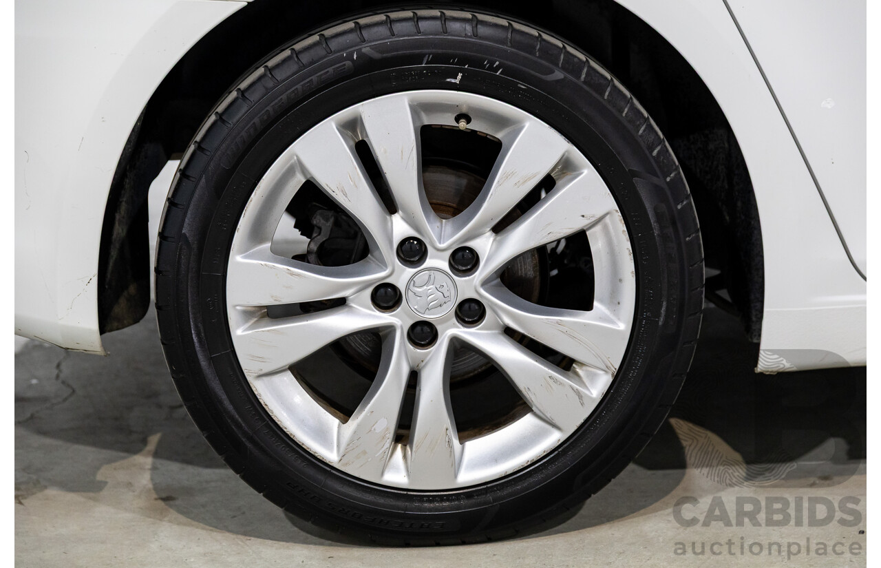 9/2015 Holden Cruze Equipe JH MY15 5d Hatchback White 1.8L