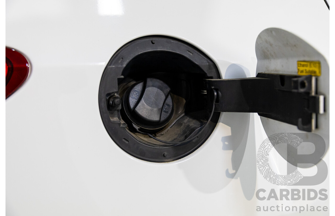 9/2015 Holden Cruze Equipe JH MY15 5d Hatchback White 1.8L