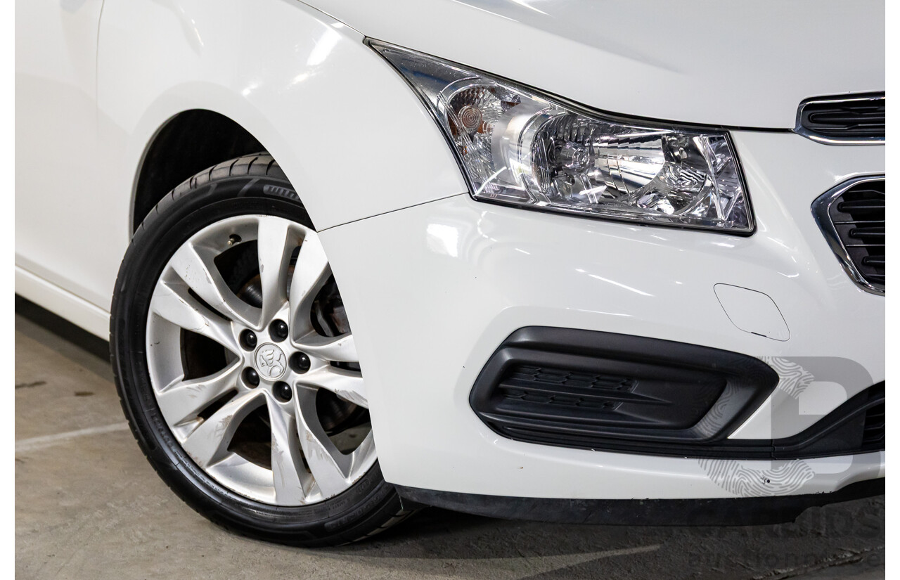 9/2015 Holden Cruze Equipe JH MY15 5d Hatchback White 1.8L