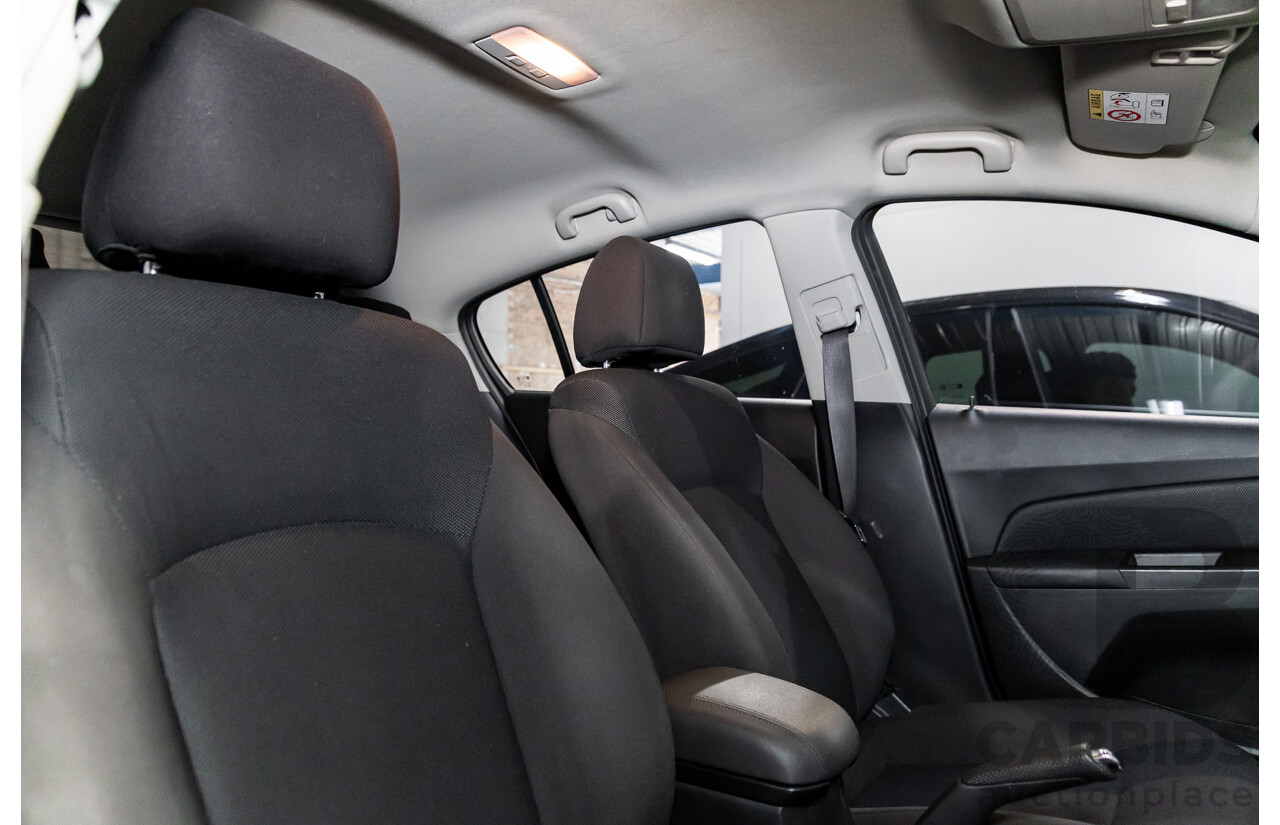 9/2015 Holden Cruze Equipe JH MY15 5d Hatchback White 1.8L