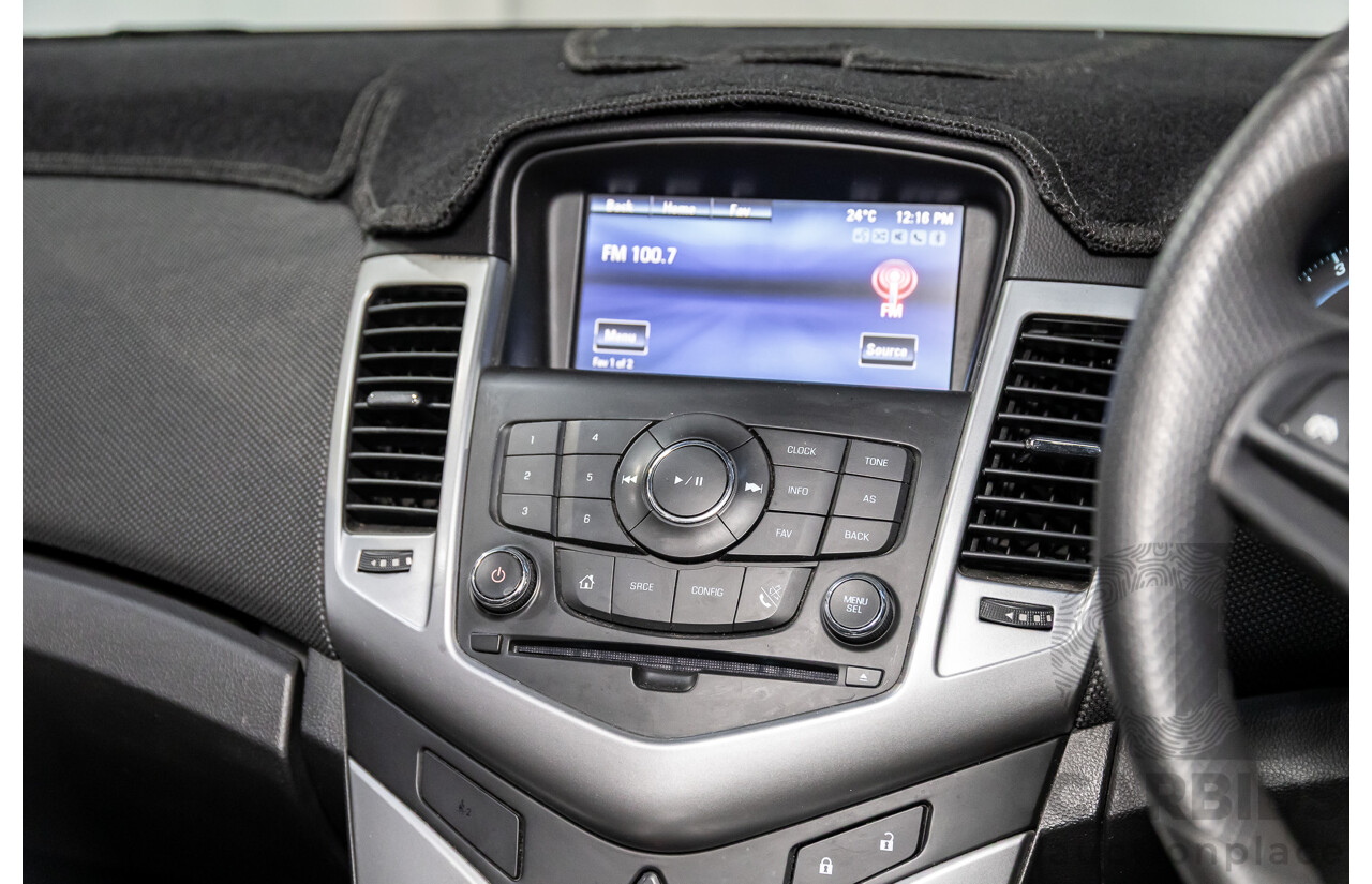 9/2015 Holden Cruze Equipe JH MY15 5d Hatchback White 1.8L