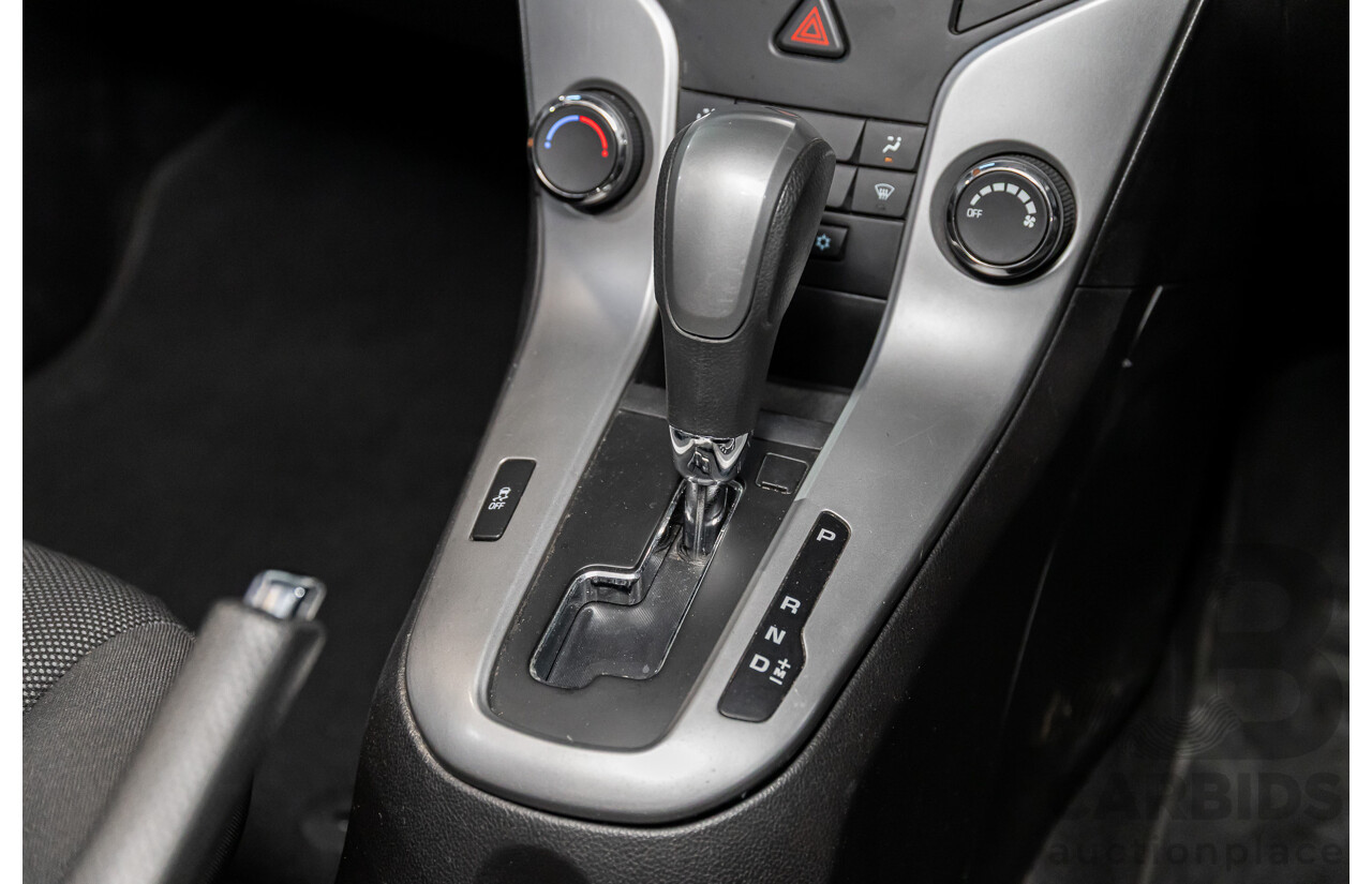 9/2015 Holden Cruze Equipe JH MY15 5d Hatchback White 1.8L