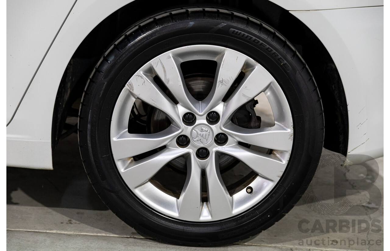 9/2015 Holden Cruze Equipe JH MY15 5d Hatchback White 1.8L