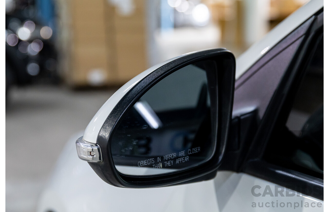 9/2015 Holden Cruze Equipe JH MY15 5d Hatchback White 1.8L