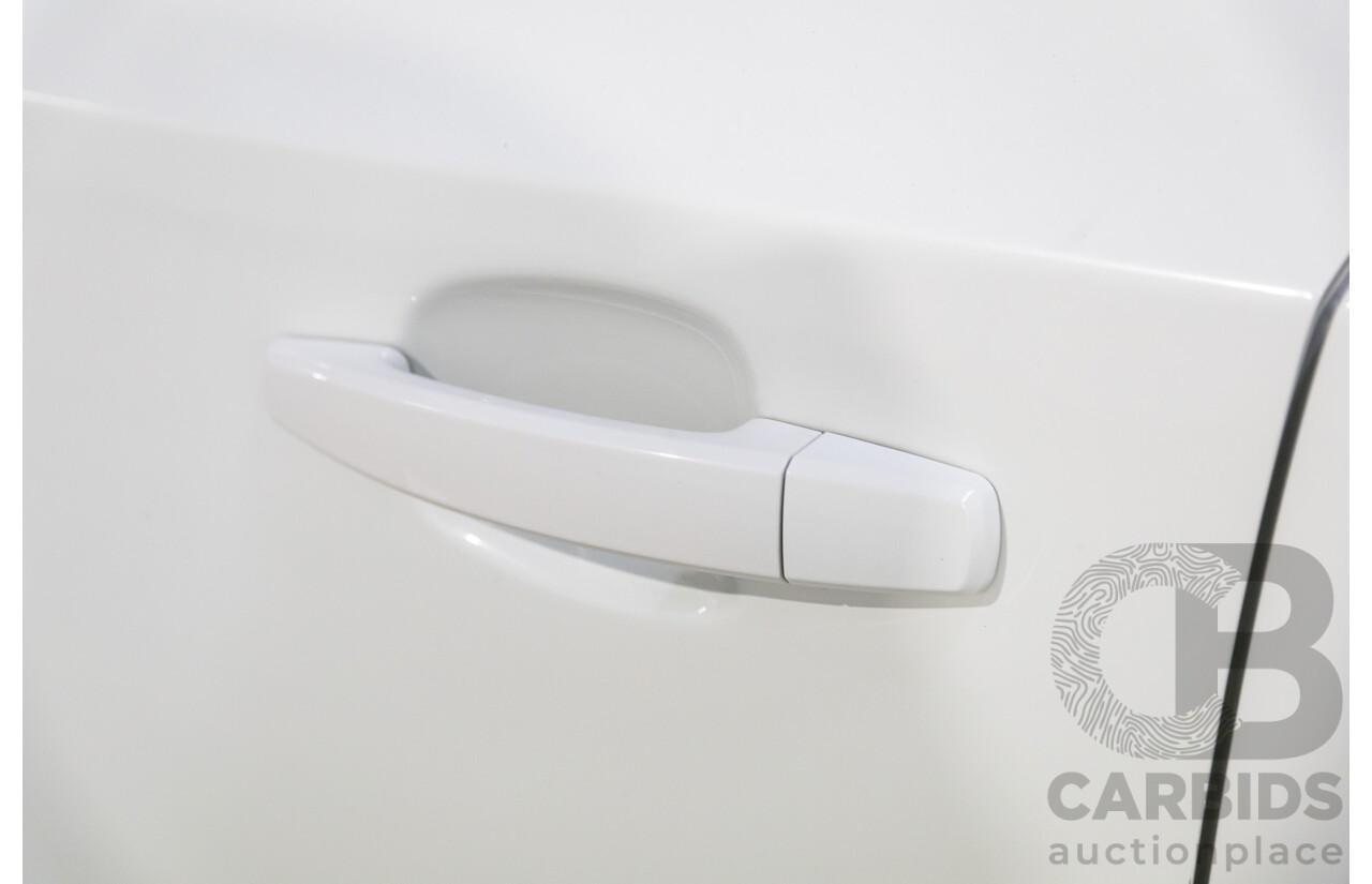 9/2015 Holden Cruze Equipe JH MY15 5d Hatchback White 1.8L