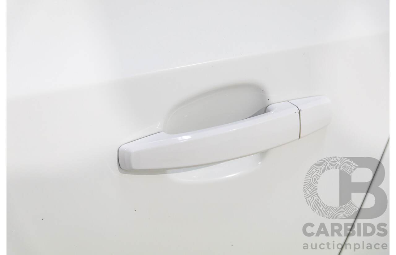 9/2015 Holden Cruze Equipe JH MY15 5d Hatchback White 1.8L