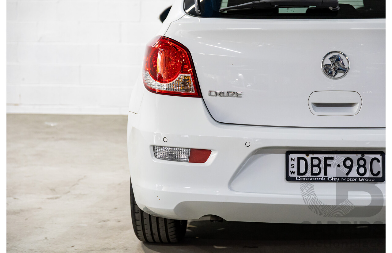 9/2015 Holden Cruze Equipe JH MY15 5d Hatchback White 1.8L