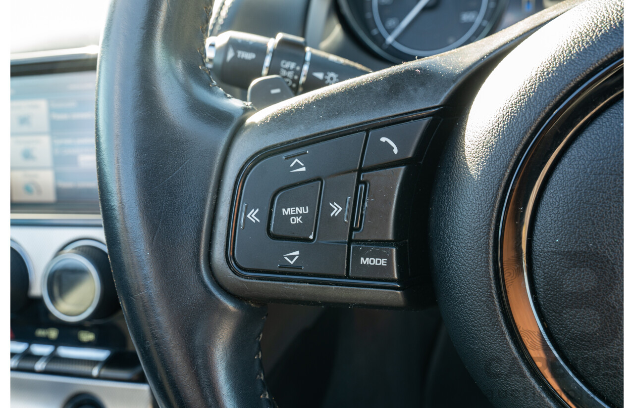 8/2013 Jaguar F-Type X152 2d Roadster Polaris White Supercharged V6 3.0L