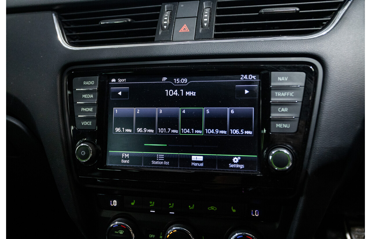 1/2017 Skoda Octavia RS 162 TSI NE MY17 4d Wagon Race Blue Metallic Turbo 2.0L