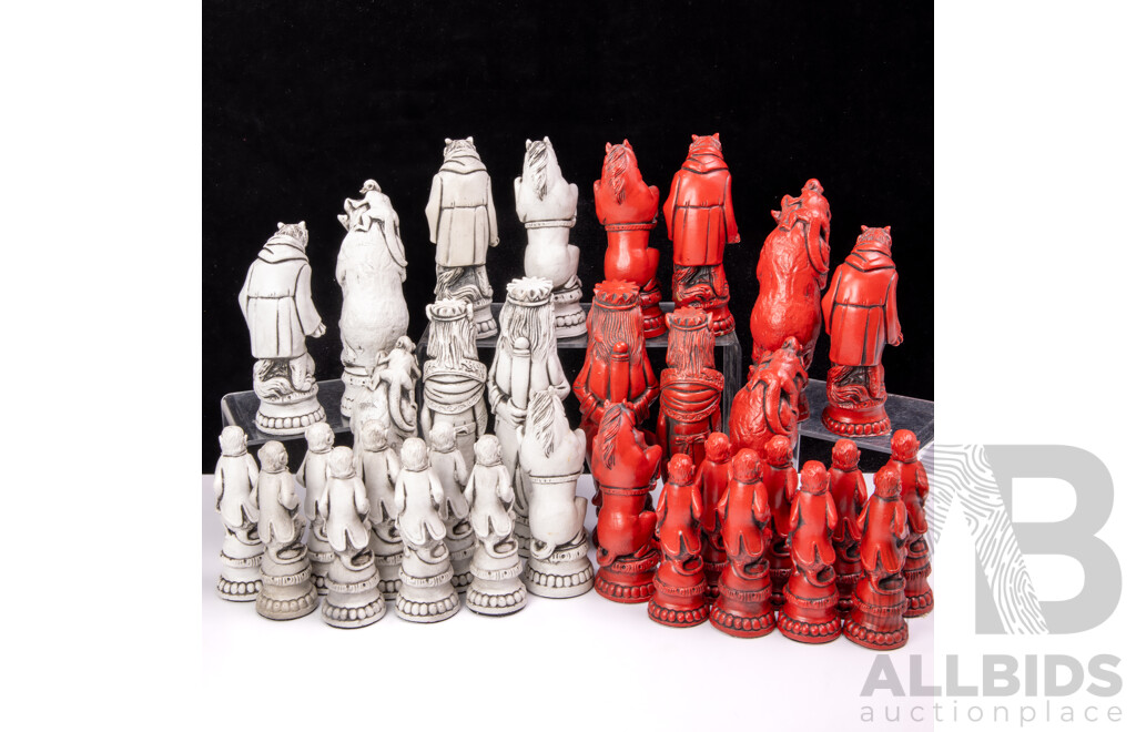 Chinese Composite Animal Themed 32 Piece Chess Pieces