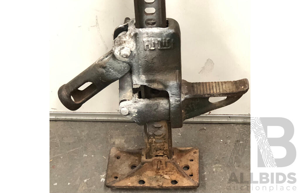 Hi Lift 50 Inch Car Jack