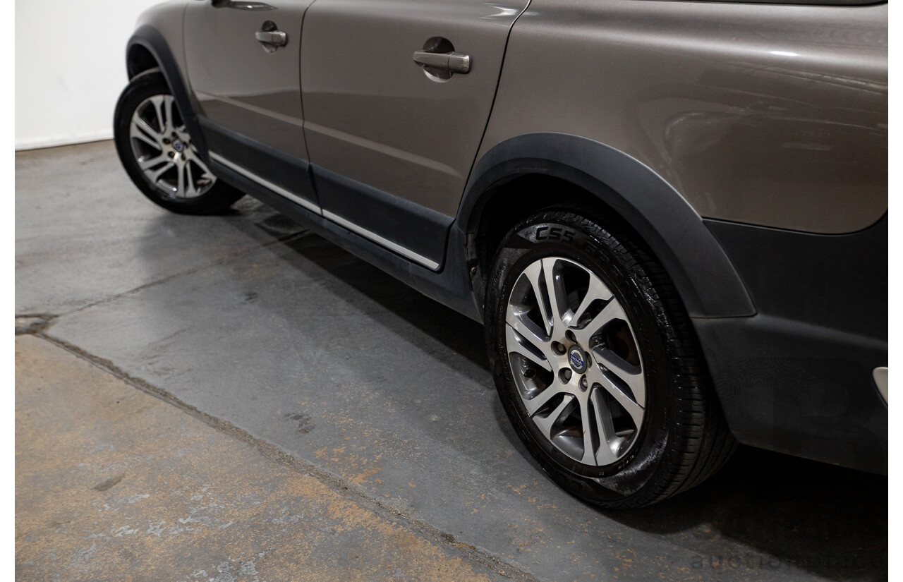 12/2011 Volvo XC70 D5 (AWD) BZ MY11 4d Wagon Oyster Grey Turbo Diesel 2.4L