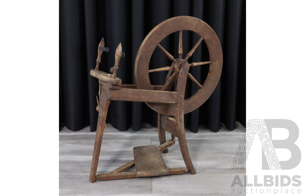 Rustic Timber Spinning Wheel - Lot 1603961 | ALLBIDS