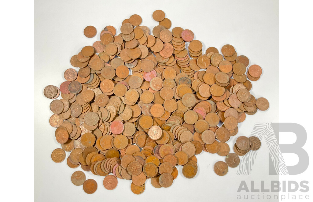 Collection of Australian Pennies, Examples Spanning 1915 to 1964 - Approximately 5.1 Kilograms