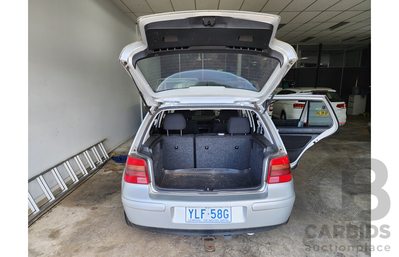 5/2004 Volkswagen Golf 2.0 Sport  5d Hatchback Silver 2.0L