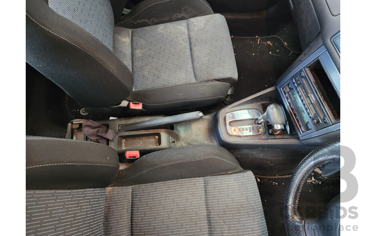 5/2004 Volkswagen Golf 2.0 Sport  5d Hatchback Silver 2.0L