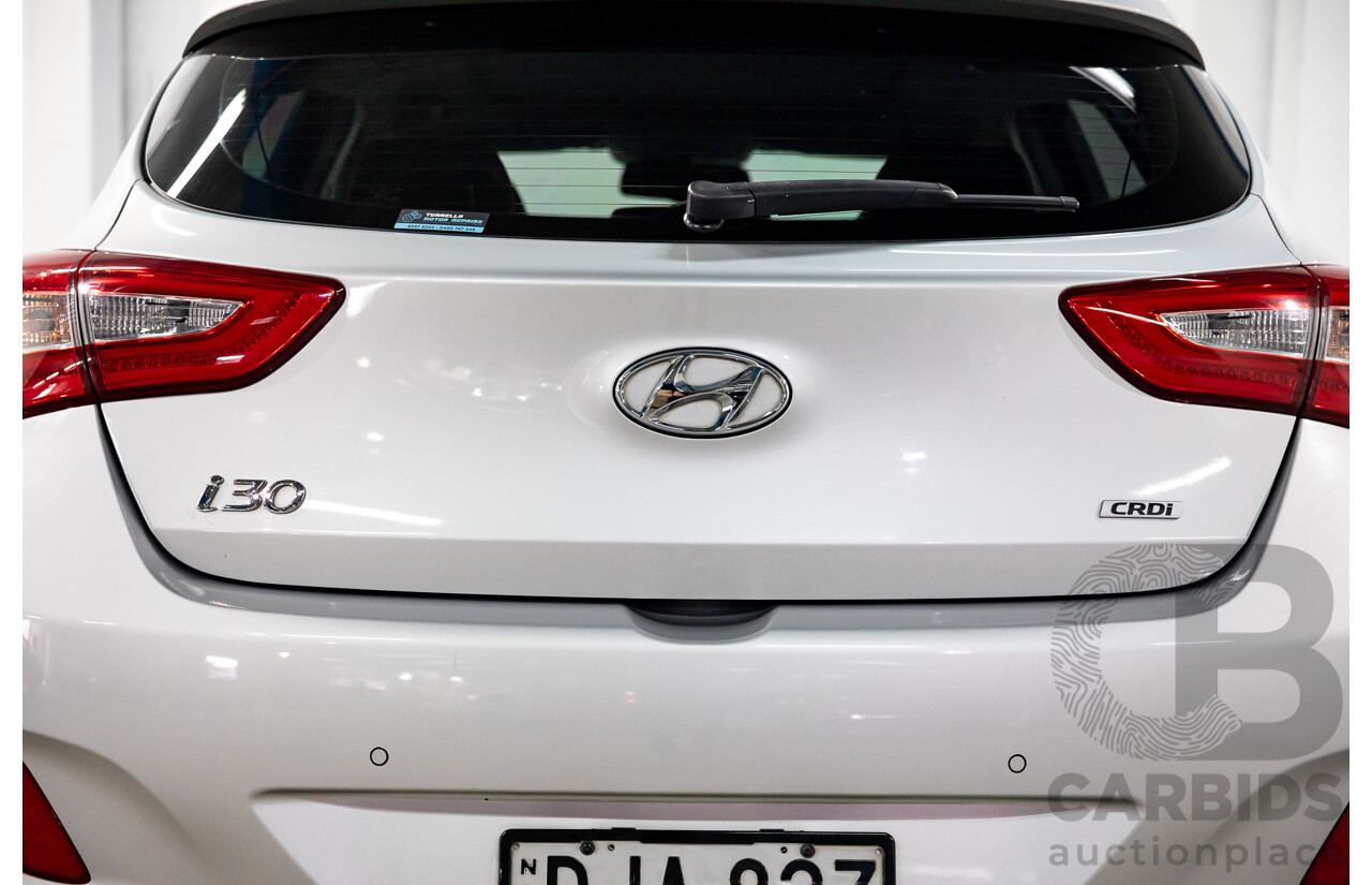 08/2016 Hyundai i30 Premium 1.6 CRDi (FWD) GD3 Series 2 5d Hatchback Platinum Silver Metallic Turbo Diesel 1.6L