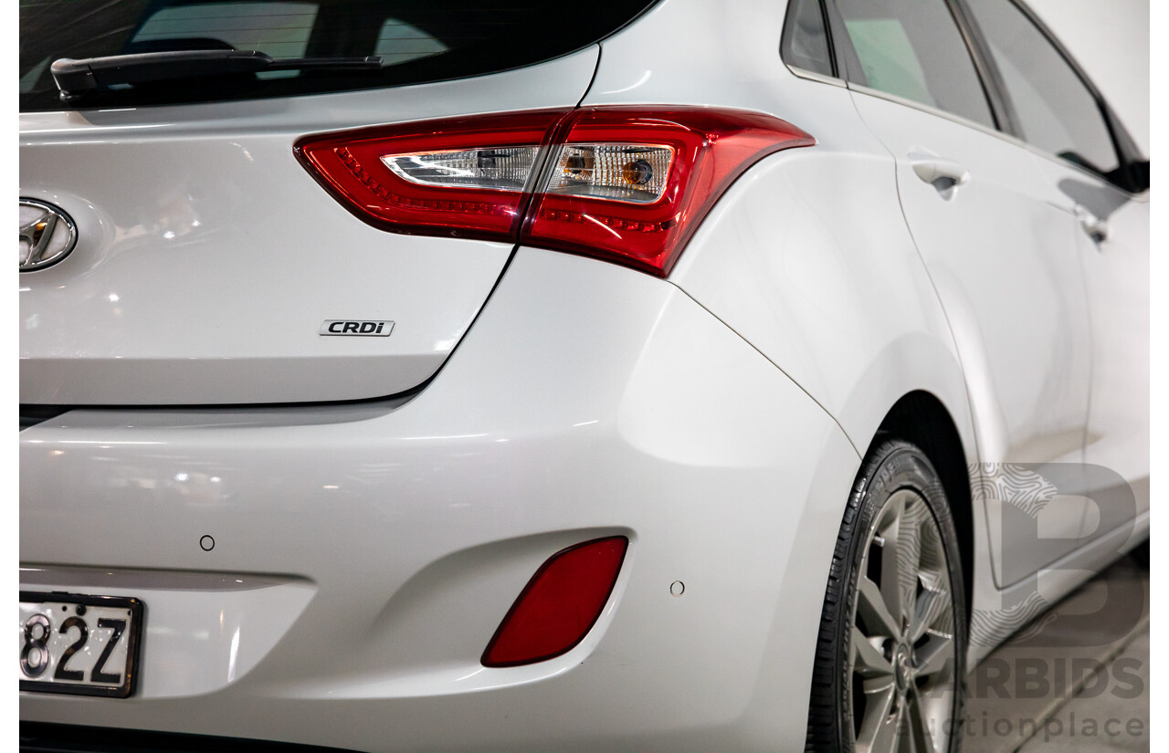 08/2016 Hyundai i30 Premium 1.6 CRDi (FWD) GD3 Series 2 5d Hatchback Platinum Silver Metallic Turbo Diesel 1.6L