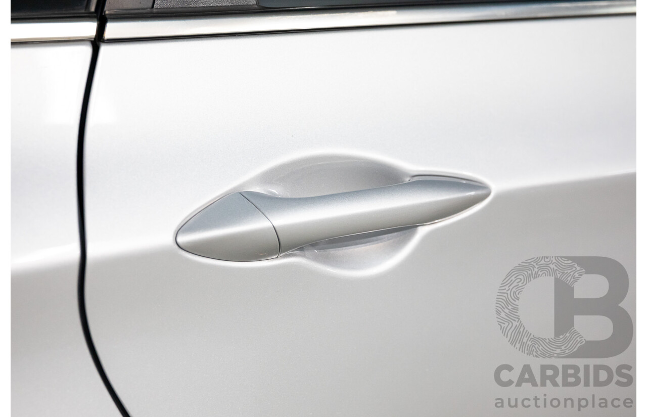 08/2016 Hyundai i30 Premium 1.6 CRDi (FWD) GD3 Series 2 5d Hatchback Platinum Silver Metallic Turbo Diesel 1.6L