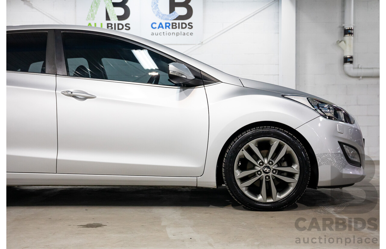 08/2016 Hyundai i30 Premium 1.6 CRDi (FWD) GD3 Series 2 5d Hatchback Platinum Silver Metallic Turbo Diesel 1.6L