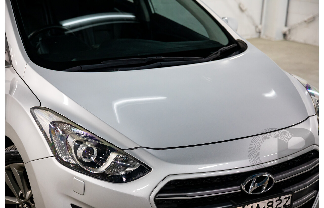 08/2016 Hyundai i30 Premium 1.6 CRDi (FWD) GD3 Series 2 5d Hatchback Platinum Silver Metallic Turbo Diesel 1.6L