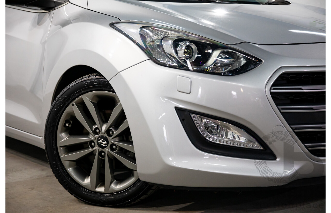 08/2016 Hyundai i30 Premium 1.6 CRDi (FWD) GD3 Series 2 5d Hatchback Platinum Silver Metallic Turbo Diesel 1.6L