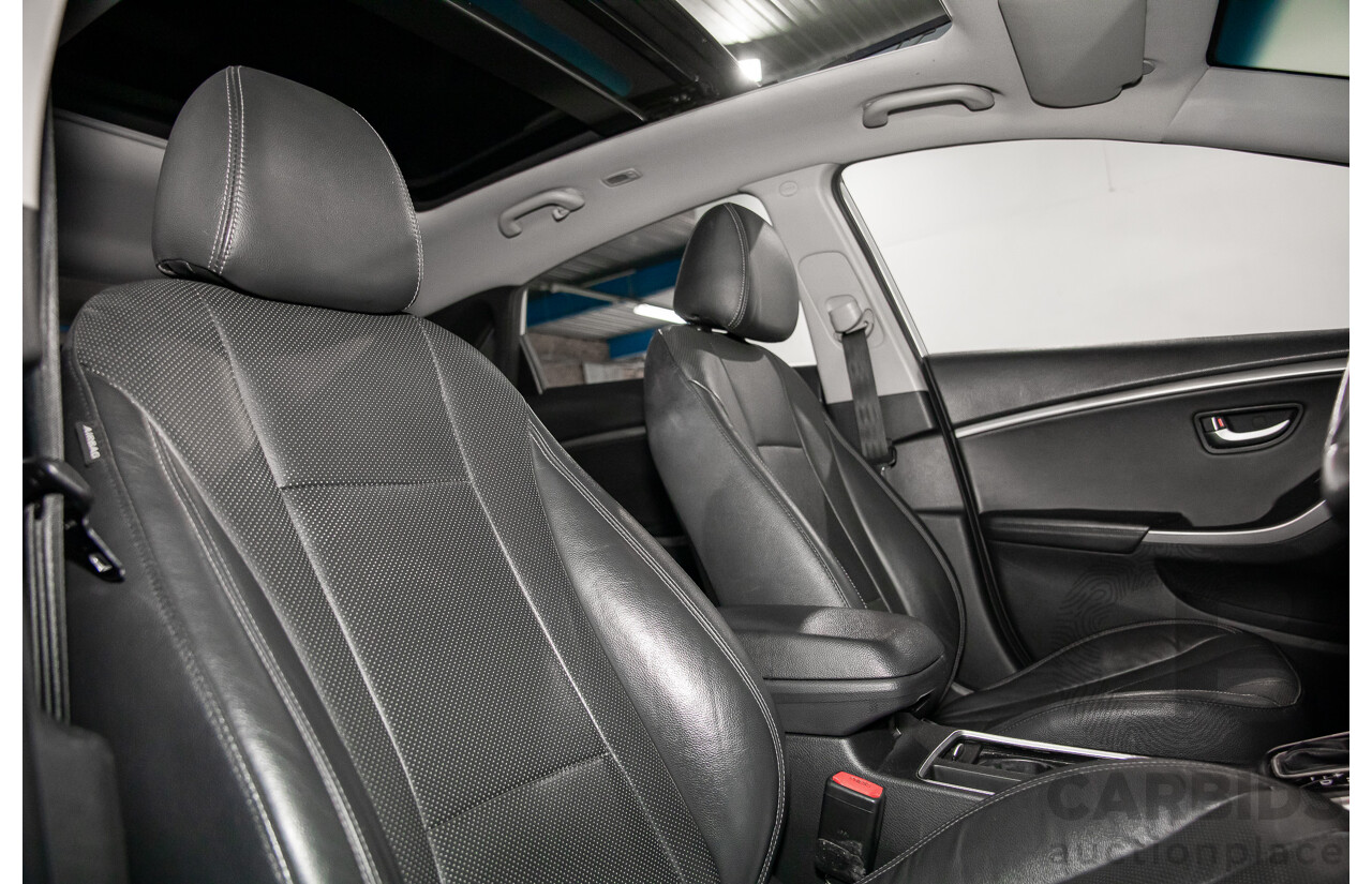 08/2016 Hyundai i30 Premium 1.6 CRDi (FWD) GD3 Series 2 5d Hatchback Platinum Silver Metallic Turbo Diesel 1.6L