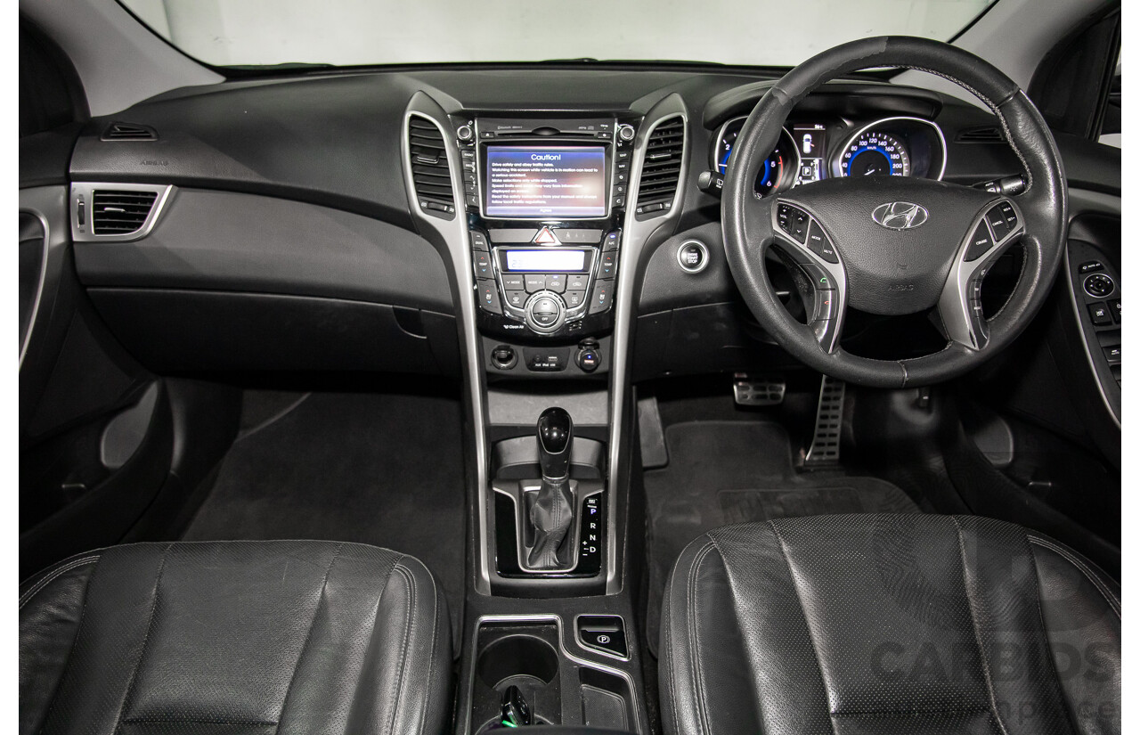 08/2016 Hyundai i30 Premium 1.6 CRDi (FWD) GD3 Series 2 5d Hatchback Platinum Silver Metallic Turbo Diesel 1.6L