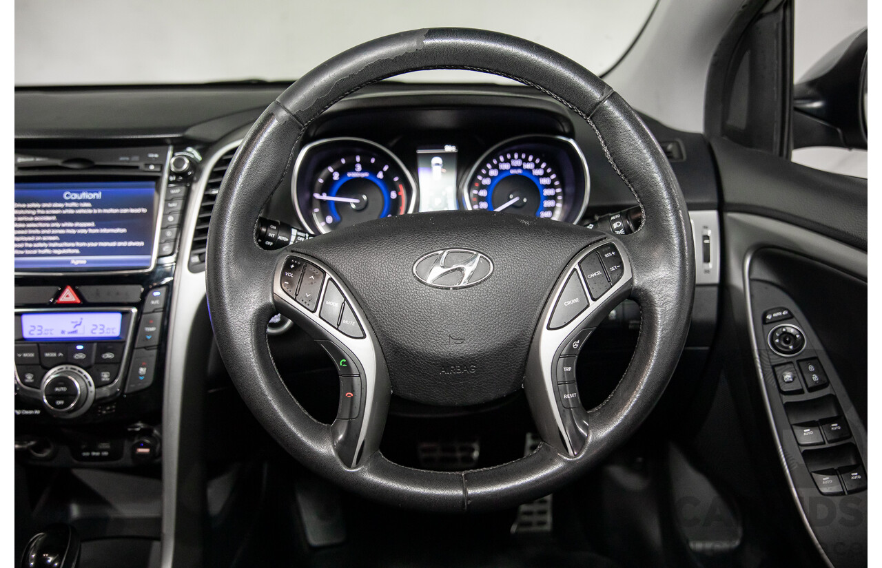 08/2016 Hyundai i30 Premium 1.6 CRDi (FWD) GD3 Series 2 5d Hatchback Platinum Silver Metallic Turbo Diesel 1.6L