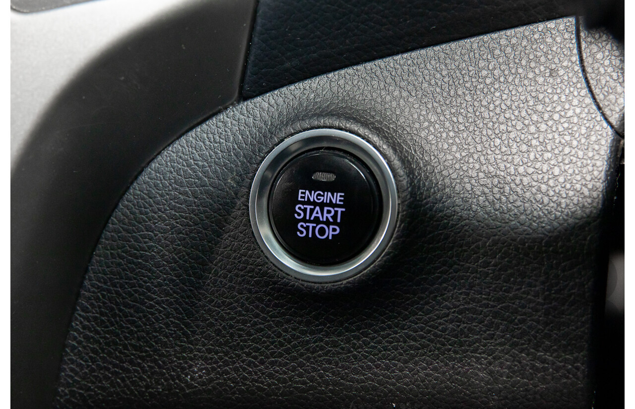 08/2016 Hyundai i30 Premium 1.6 CRDi (FWD) GD3 Series 2 5d Hatchback Platinum Silver Metallic Turbo Diesel 1.6L