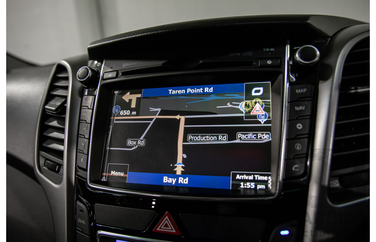 08/2016 Hyundai i30 Premium 1.6 CRDi (FWD) GD3 Series 2 5d Hatchback Platinum Silver Metallic Turbo Diesel 1.6L