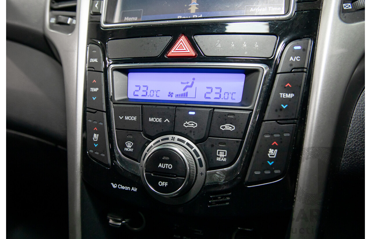 08/2016 Hyundai i30 Premium 1.6 CRDi (FWD) GD3 Series 2 5d Hatchback Platinum Silver Metallic Turbo Diesel 1.6L