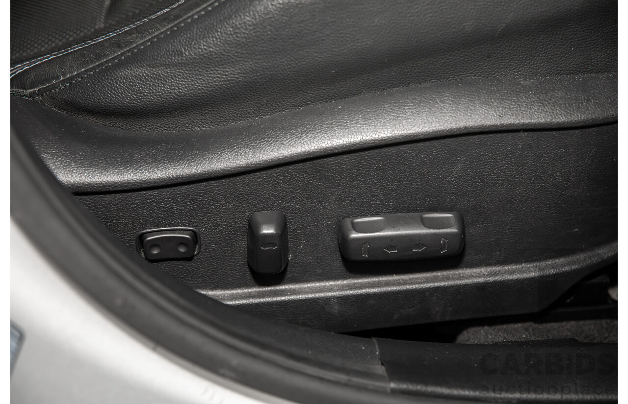 08/2016 Hyundai i30 Premium 1.6 CRDi (FWD) GD3 Series 2 5d Hatchback Platinum Silver Metallic Turbo Diesel 1.6L