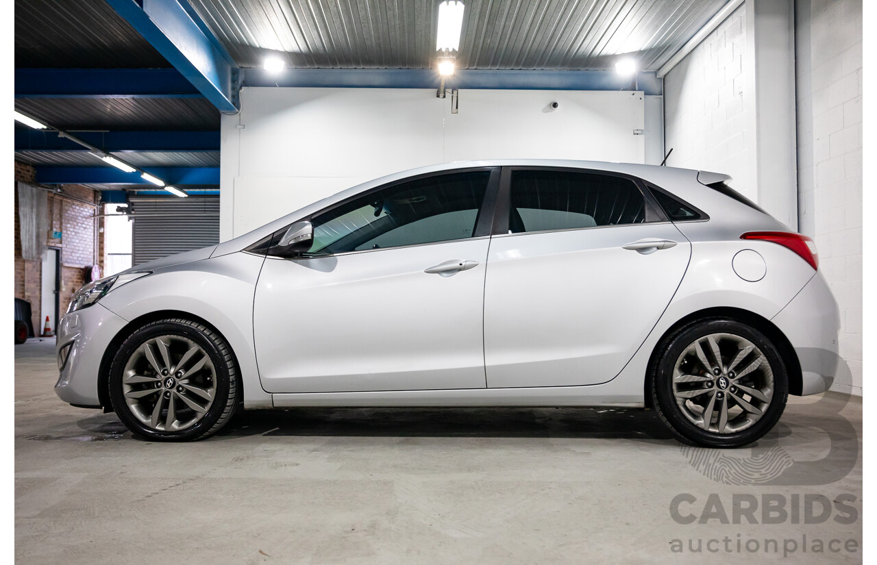 08/2016 Hyundai i30 Premium 1.6 CRDi (FWD) GD3 Series 2 5d Hatchback Platinum Silver Metallic Turbo Diesel 1.6L