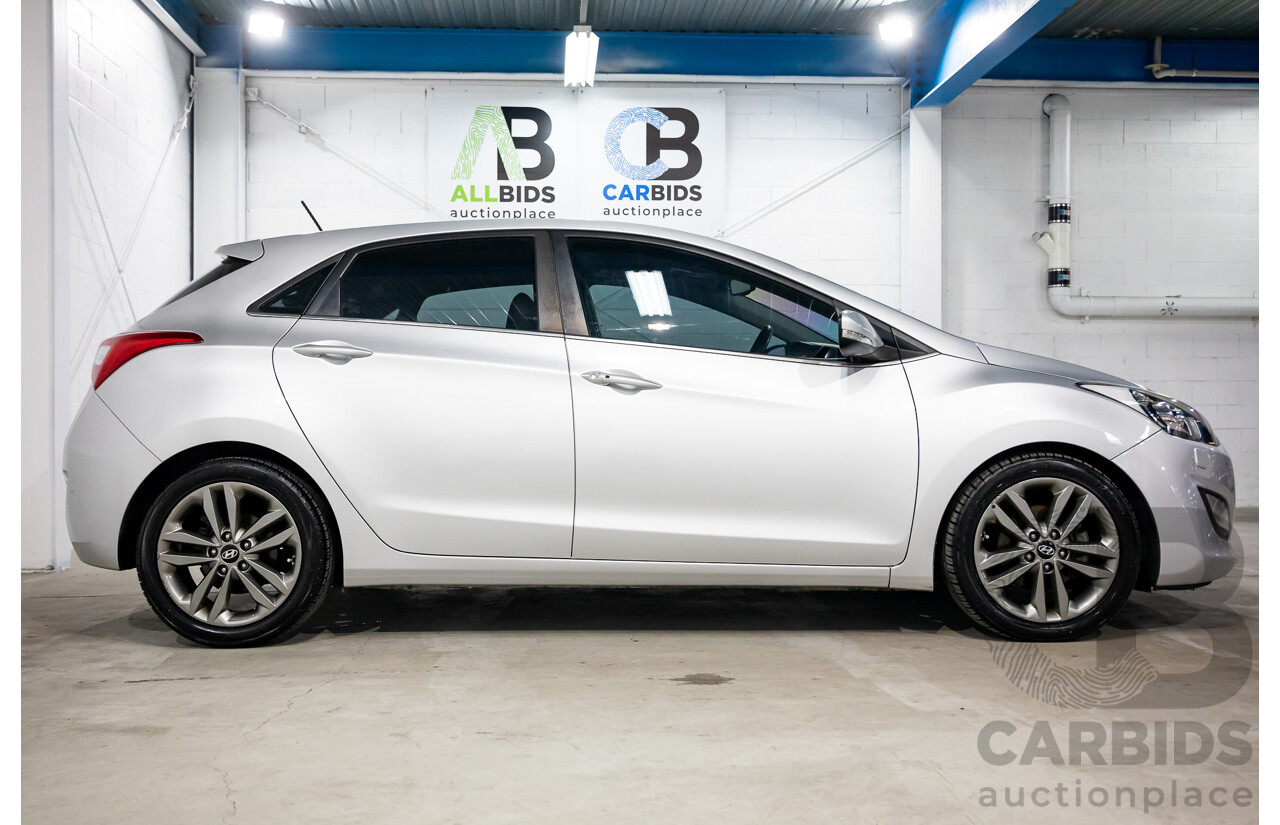08/2016 Hyundai i30 Premium 1.6 CRDi (FWD) GD3 Series 2 5d Hatchback Platinum Silver Metallic Turbo Diesel 1.6L