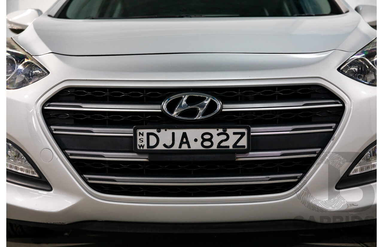 08/2016 Hyundai i30 Premium 1.6 CRDi (FWD) GD3 Series 2 5d Hatchback Platinum Silver Metallic Turbo Diesel 1.6L