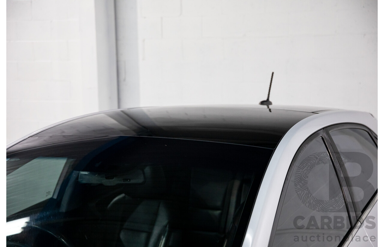 08/2016 Hyundai i30 Premium 1.6 CRDi (FWD) GD3 Series 2 5d Hatchback Platinum Silver Metallic Turbo Diesel 1.6L