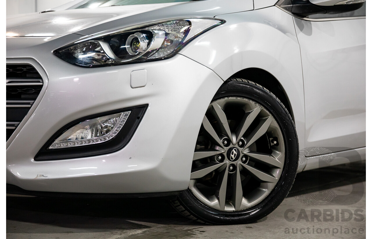 08/2016 Hyundai i30 Premium 1.6 CRDi (FWD) GD3 Series 2 5d Hatchback Platinum Silver Metallic Turbo Diesel 1.6L