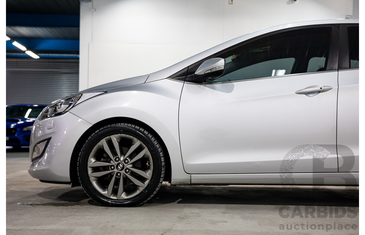 08/2016 Hyundai i30 Premium 1.6 CRDi (FWD) GD3 Series 2 5d Hatchback Platinum Silver Metallic Turbo Diesel 1.6L