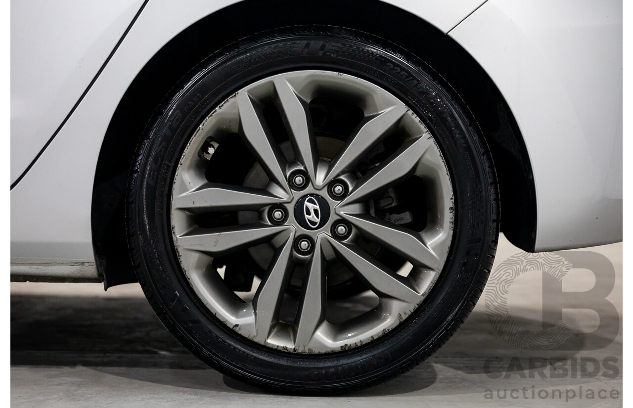 08/2016 Hyundai i30 Premium 1.6 CRDi (FWD) GD3 Series 2 5d Hatchback Platinum Silver Metallic Turbo Diesel 1.6L