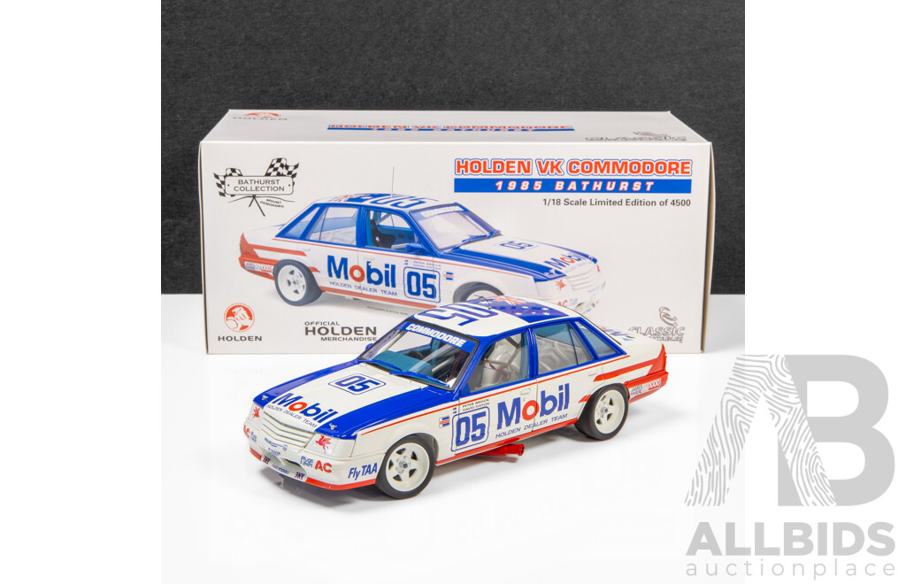 Classic Carlectables 1985 Holden VK Commodore Bathurst Brock / Oxton Mobil #05 2363/4500 1:18 Scale Model Car