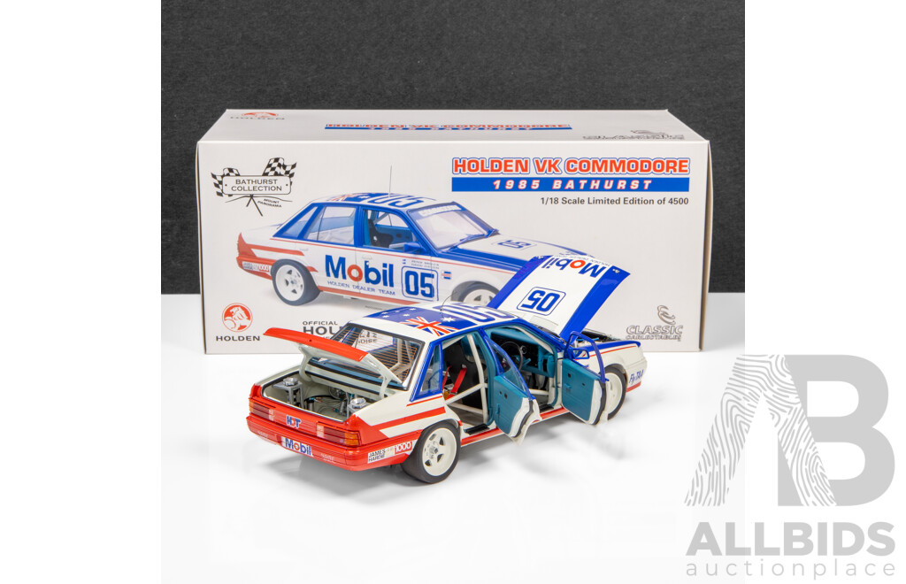 Classic Carlectables 1985 Holden VK Commodore Bathurst Brock / Oxton Mobil #05 2363/4500 1:18 Scale Model Car