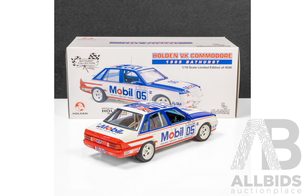 Classic Carlectables 1985 Holden VK Commodore Bathurst Brock / Oxton Mobil #05 2363/4500 1:18 Scale Model Car