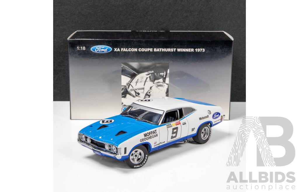 AUTOart 1973 Ford XA GT Falcon Hardtop Bathurst Winner Moffat / Geoghegan #9 2768/6000 1:18 Scale Model Car - Signed COA