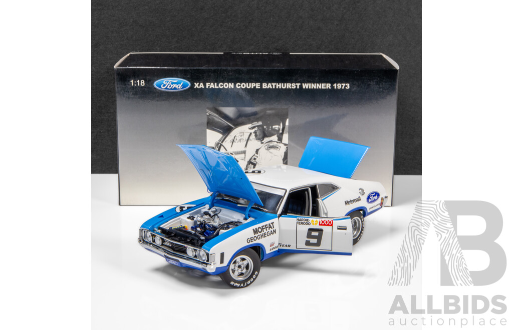 AUTOart 1973 Ford XA GT Falcon Hardtop Bathurst Winner Moffat / Geoghegan #9 2768/6000 1:18 Scale Model Car - Signed COA